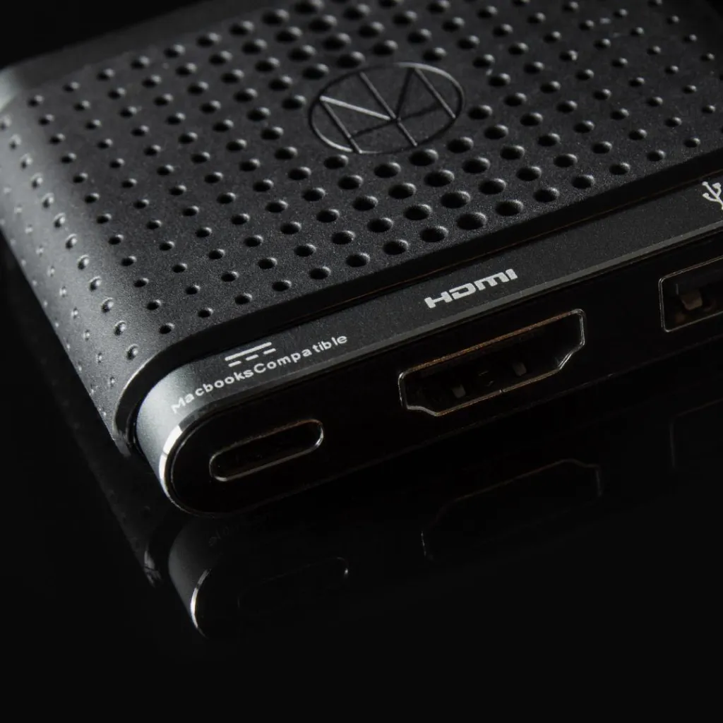 4 in 1 Type-C hub, HDMI, USB-C- HOMI HUB﹒C