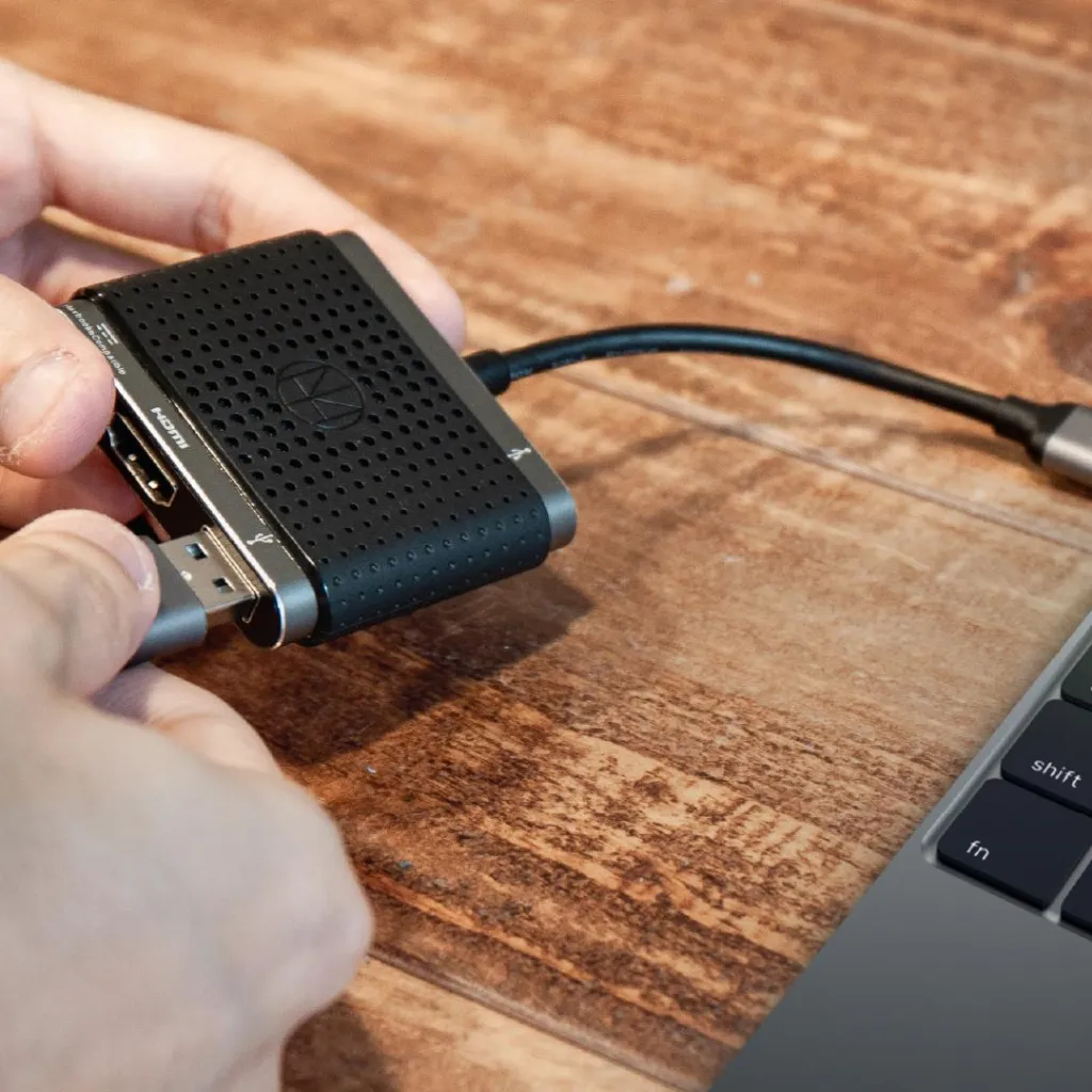 4 in 1 Type-C hub, HDMI, USB-C- HOMI HUB﹒C