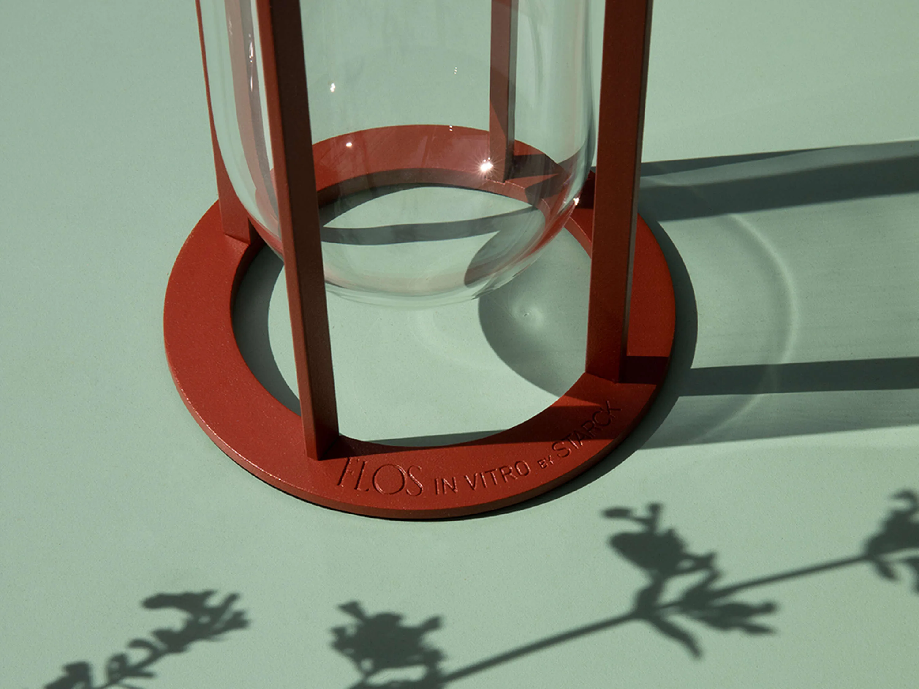 In Vitro Unplugged Lamp