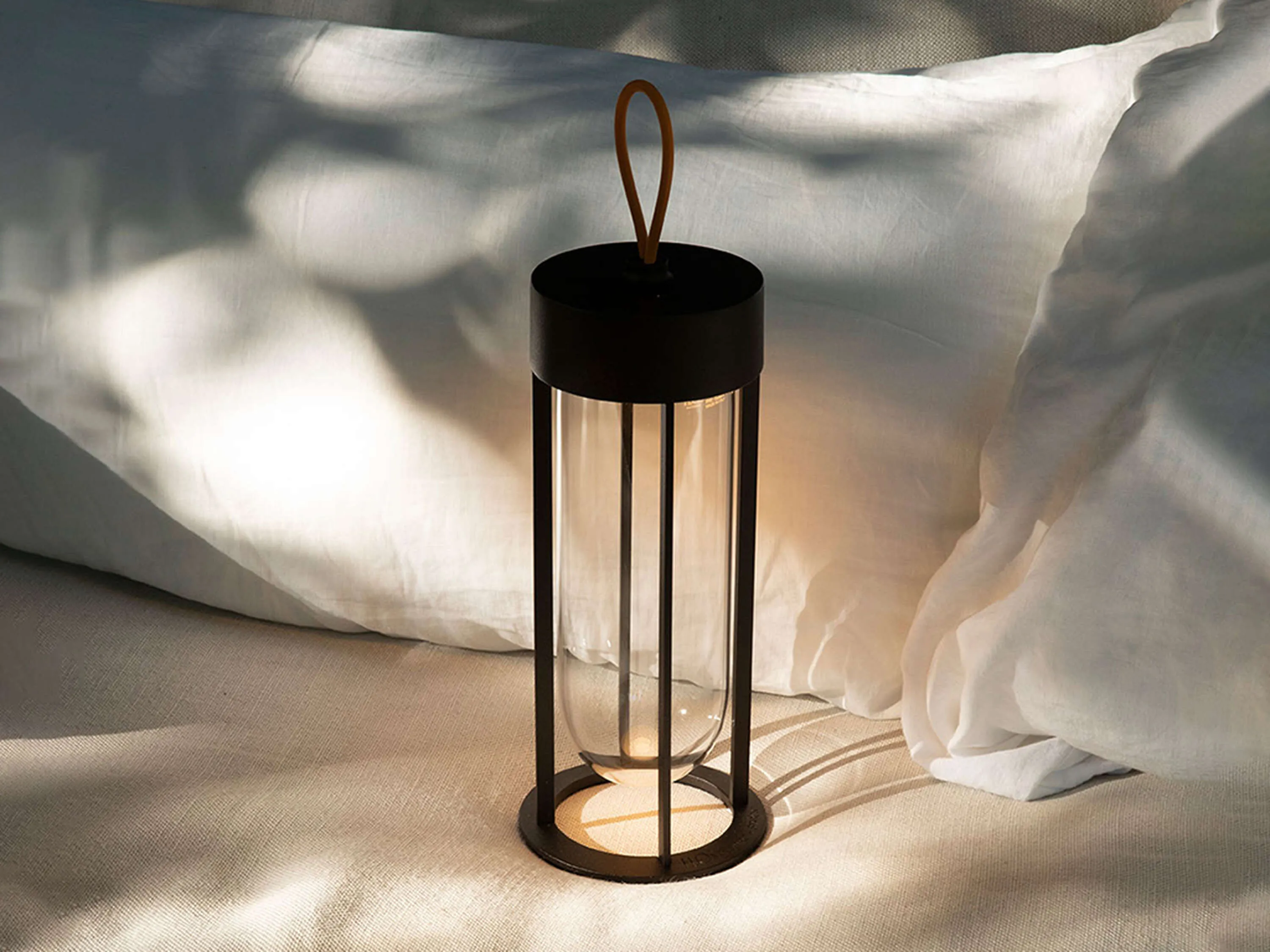In Vitro Unplugged Lamp