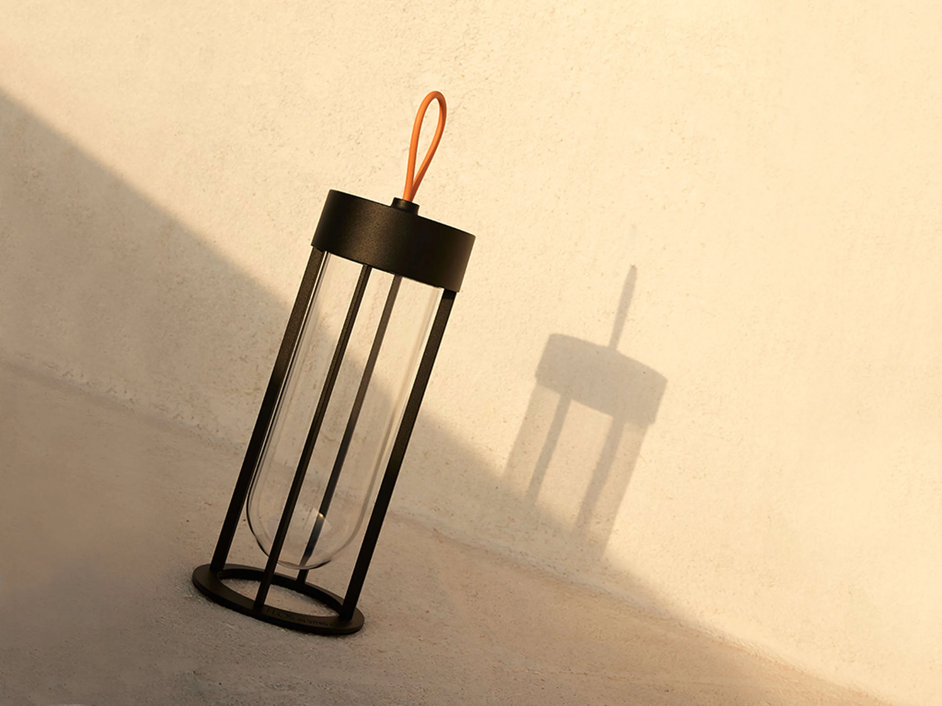 In Vitro Unplugged Lamp