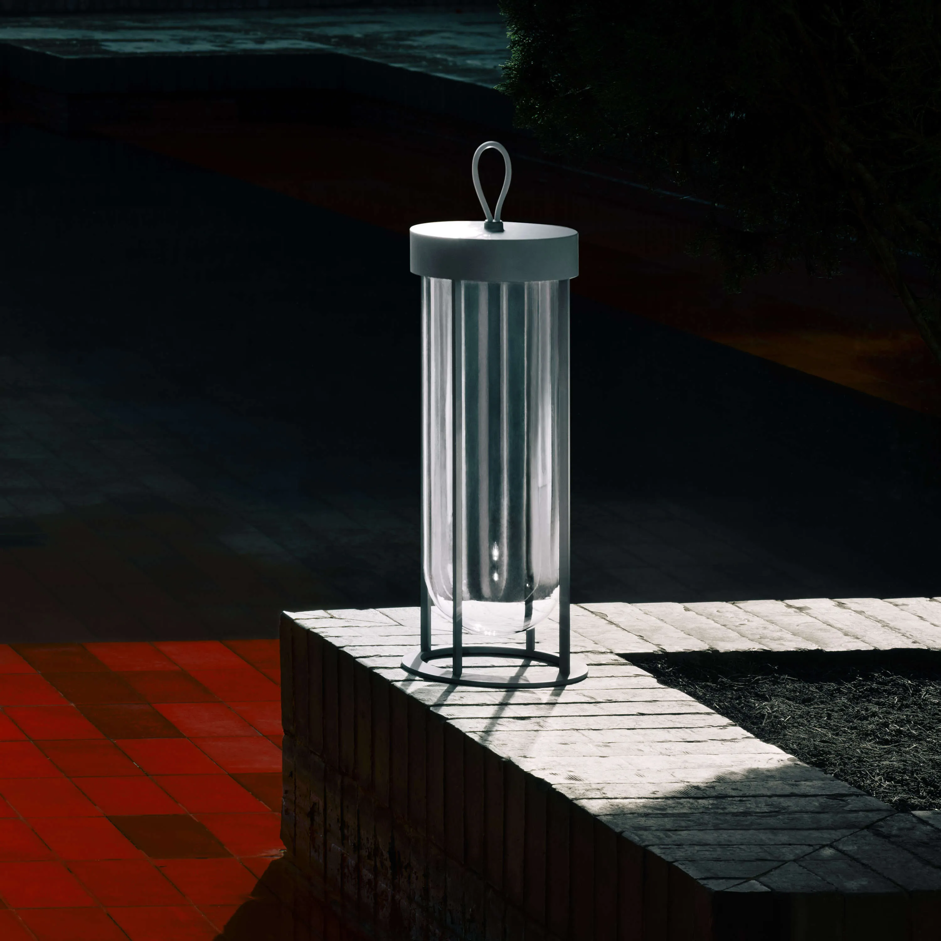 In Vitro Unplugged Lamp