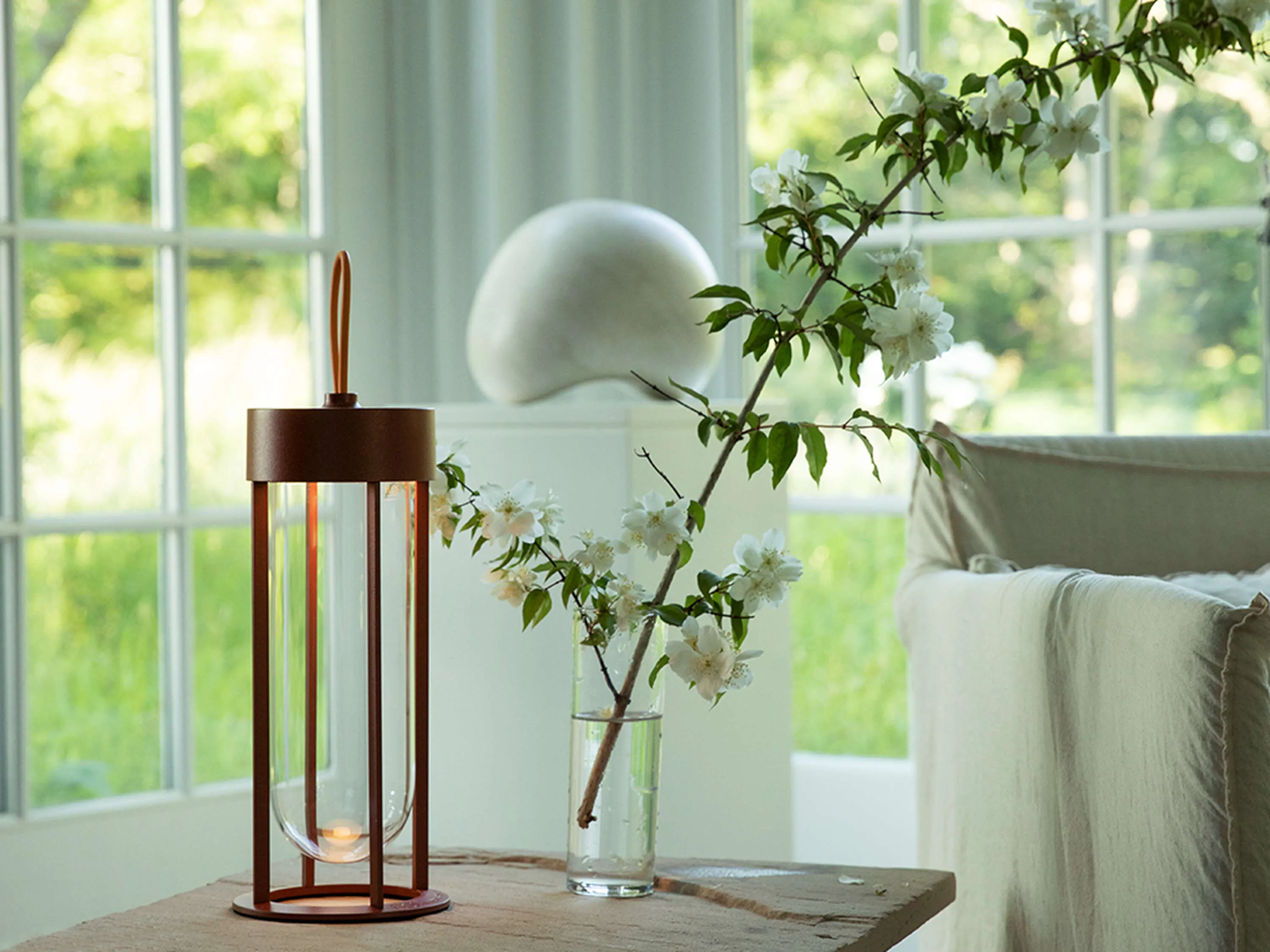 In Vitro Unplugged Lamp