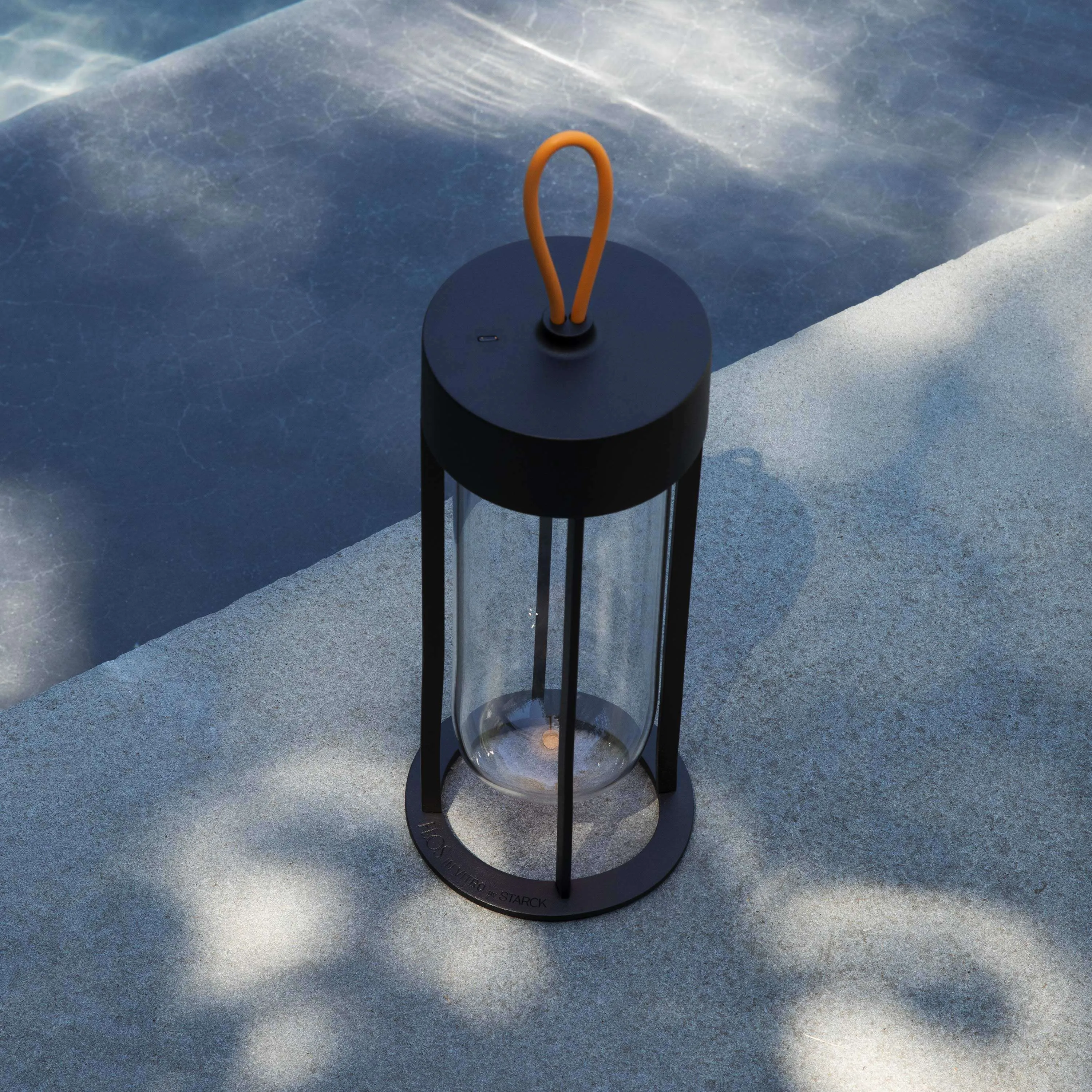 In Vitro Unplugged Lamp