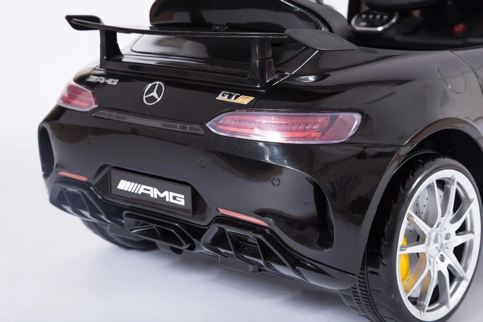 Mercedes Benz AMG GT R