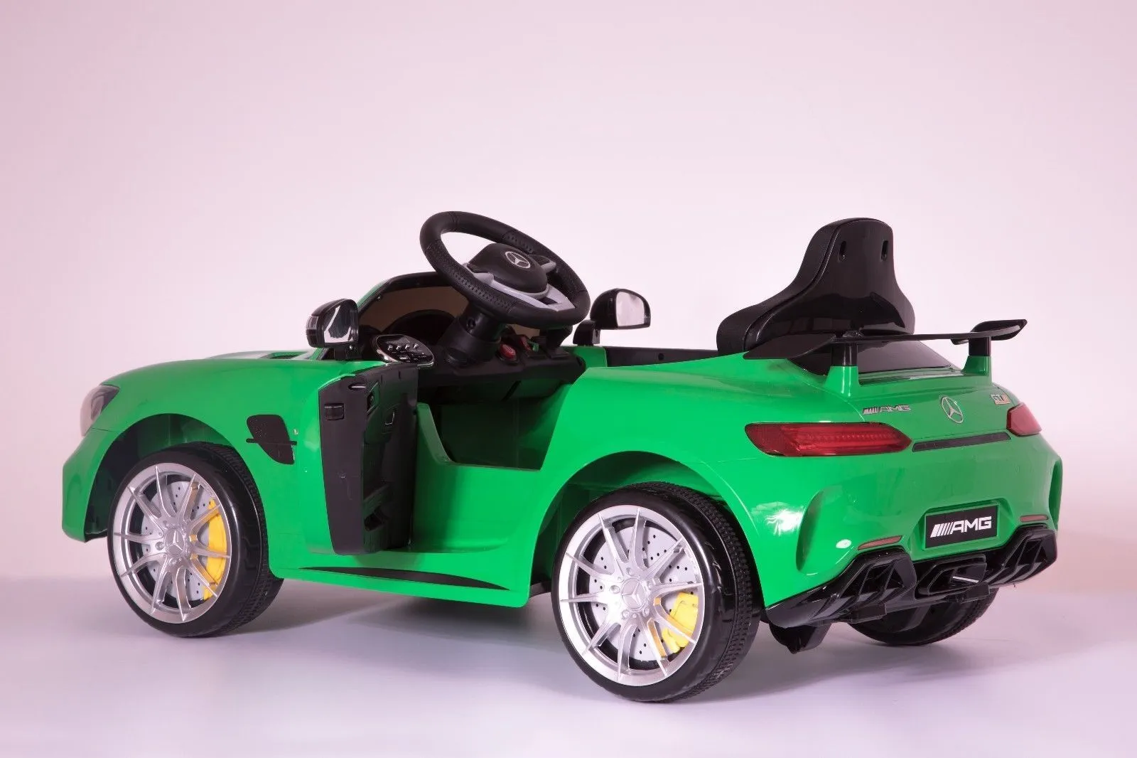Mercedes Benz AMG GT R