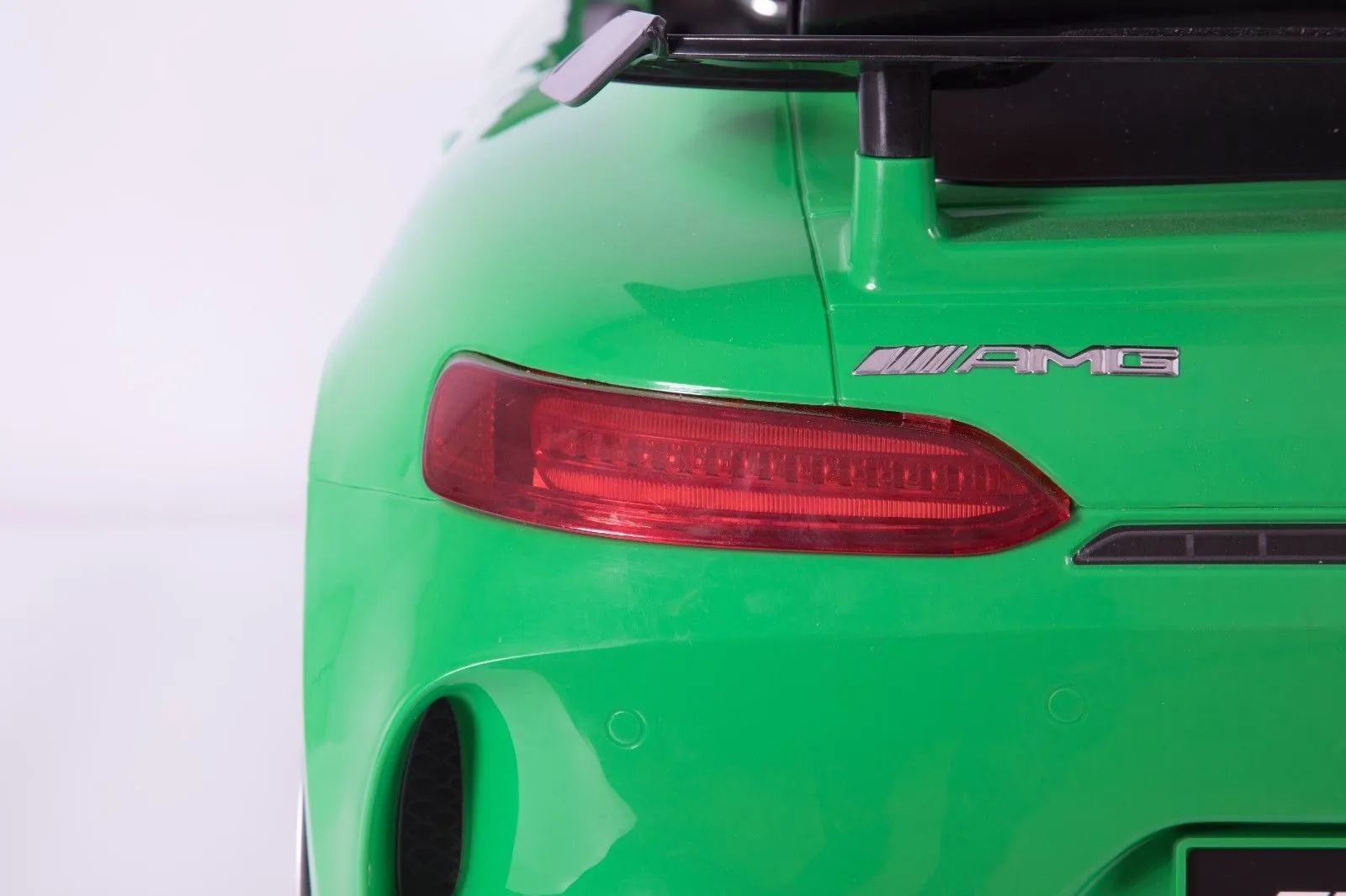 Mercedes Benz AMG GT R