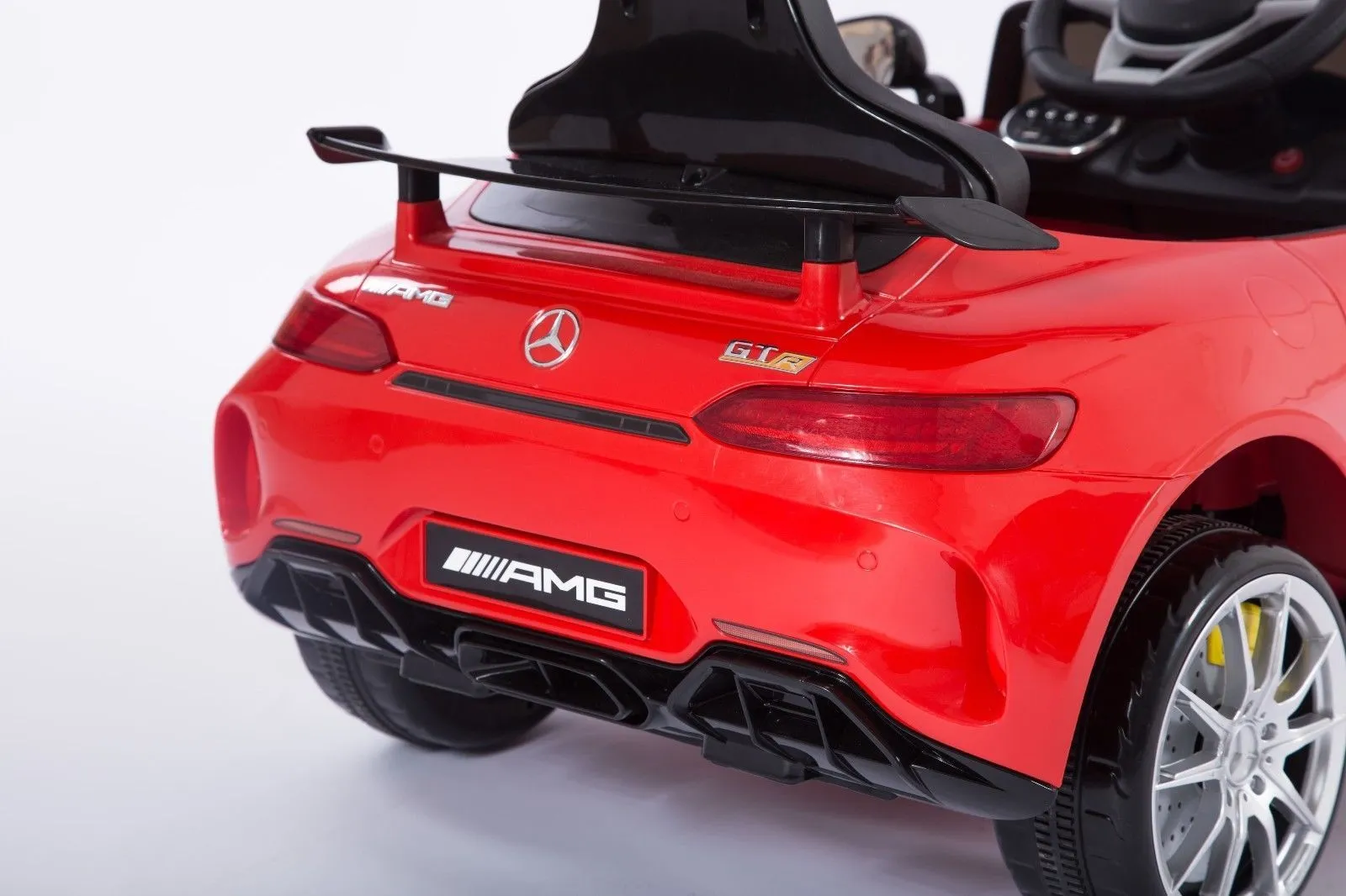 Mercedes Benz AMG GT R