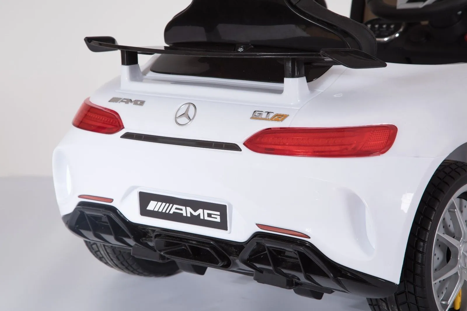 Mercedes Benz AMG GT R