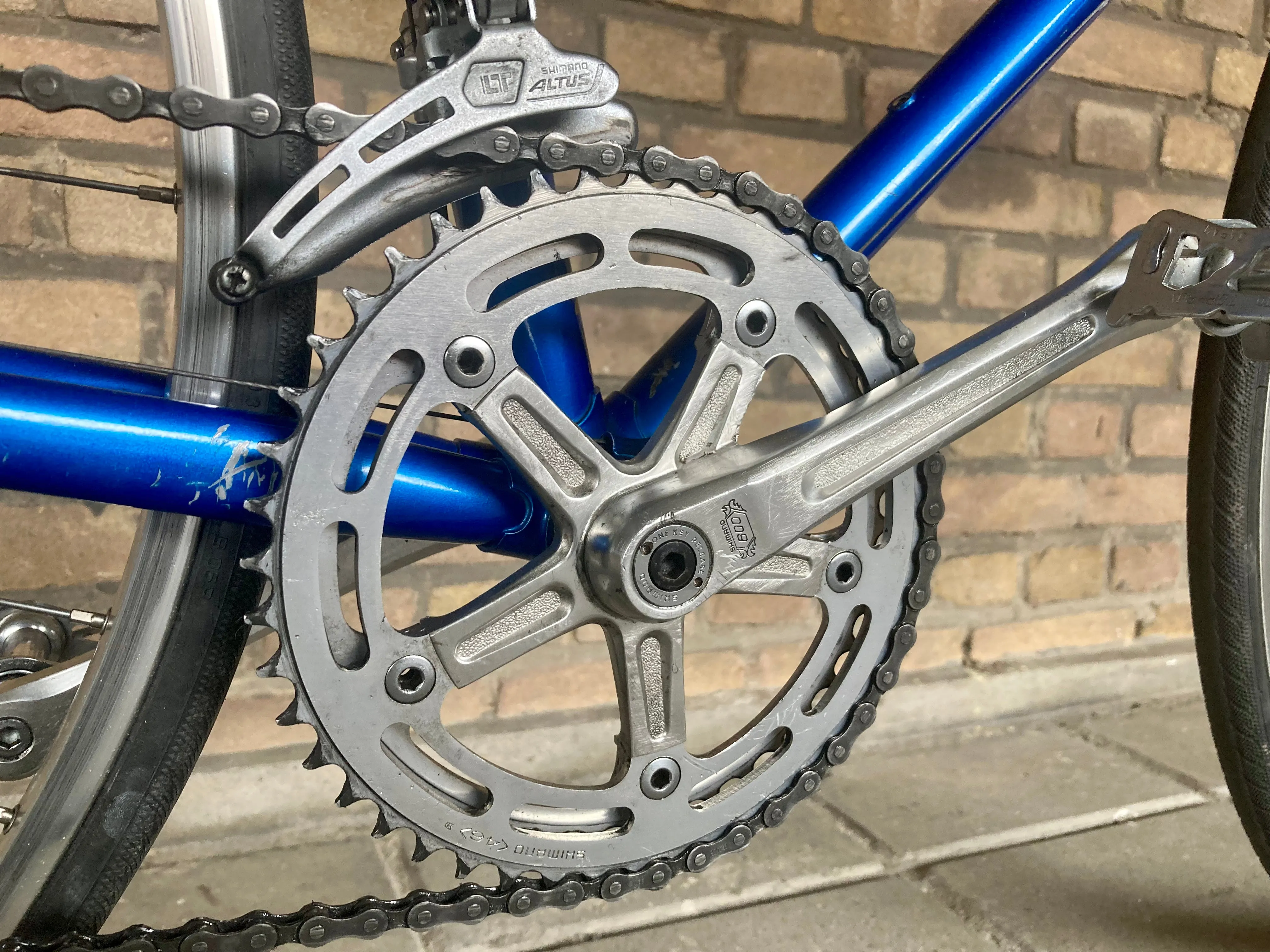 Nishiki Roadmaster 60cm Shimano Altus